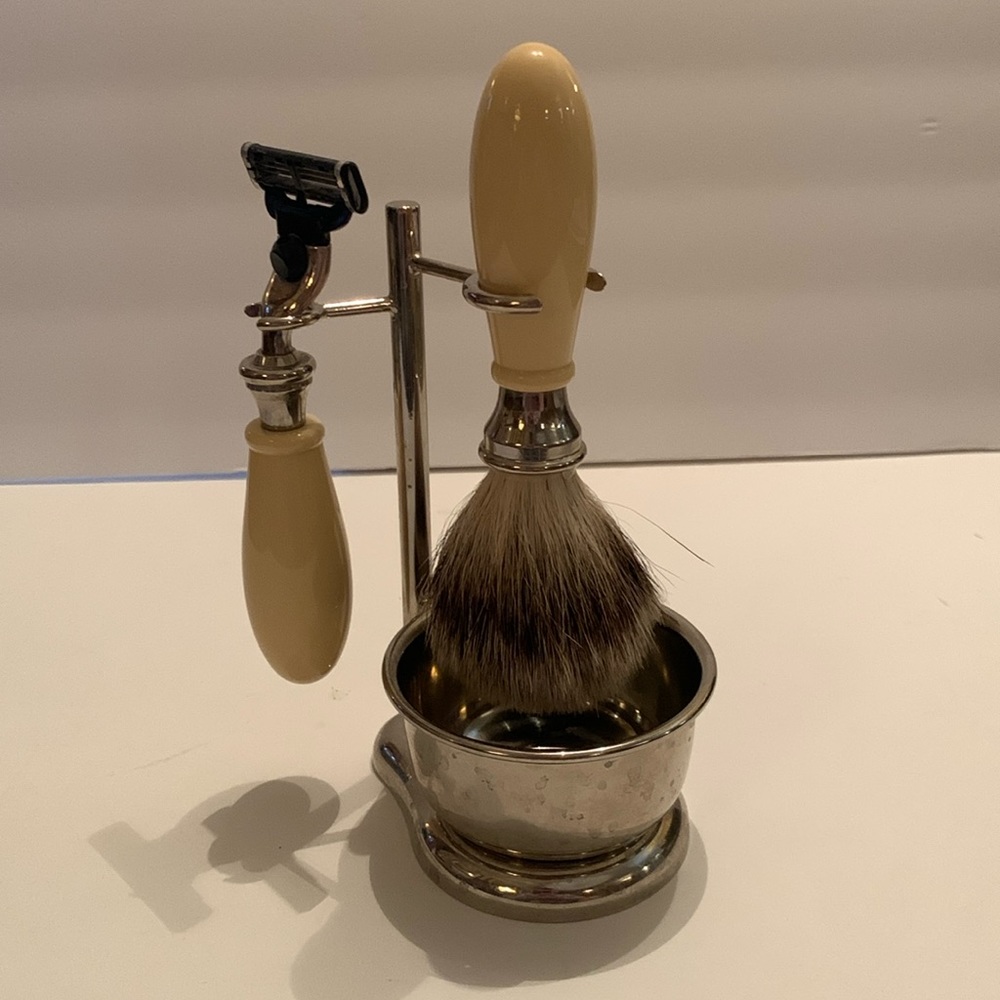 MENS GROOMING SHAVING SET-MADE IN ITALY-CHROME/CELLULOID TYPE HANDLES 4 PC SET